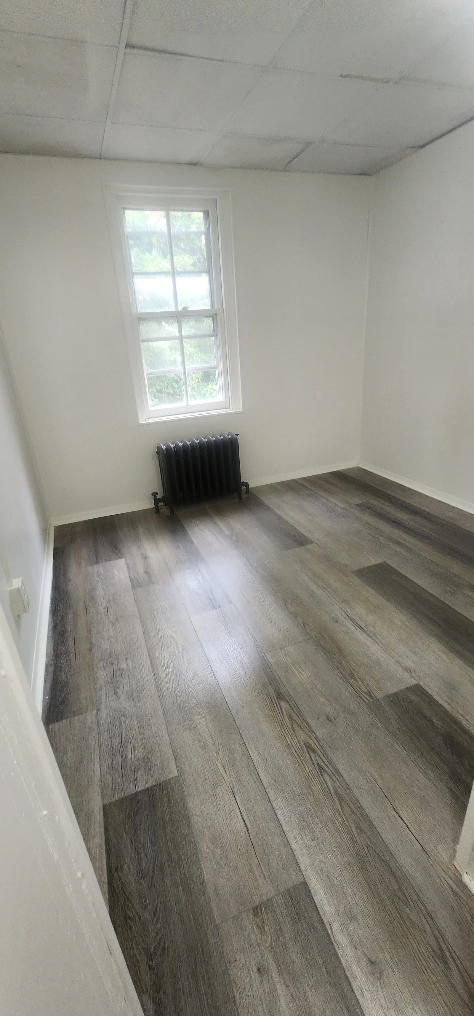 518 Thomas St bathroom - Lehigh student housing South Bethlehem PA