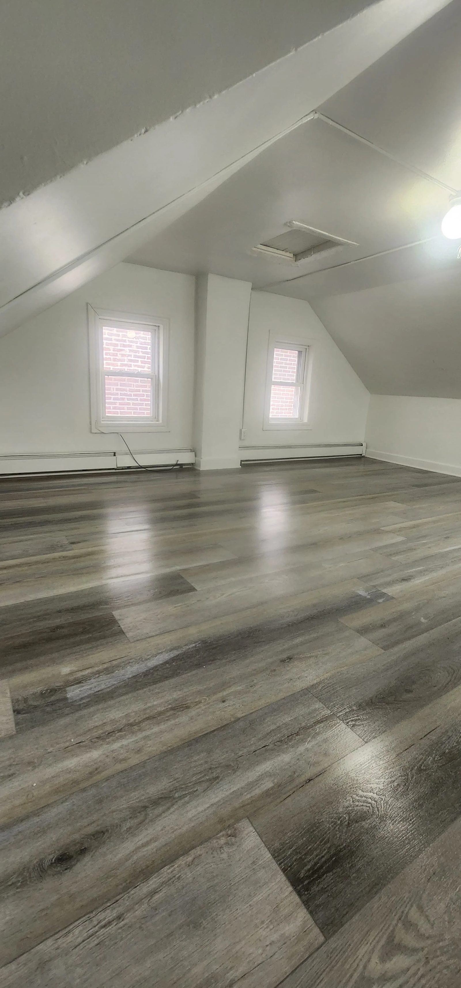 518 Thomas St bathroom - Lehigh student housing South Bethlehem PA