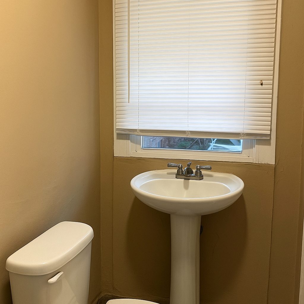 537 Carlton Ave bedroom - Lehigh student housing South Bethlehem PA