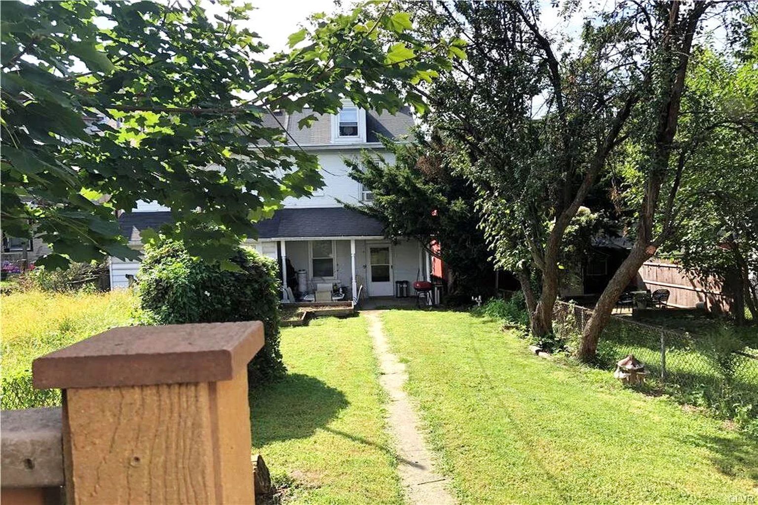 539 Carlton Ave bedroom - Lehigh student housing South Bethlehem PA